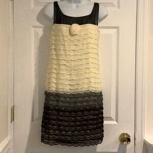 BEHNAZ SARAFPOUR Women’s Black/Cream Lace Tiered Sleeveless Cocktail Dress sz 7